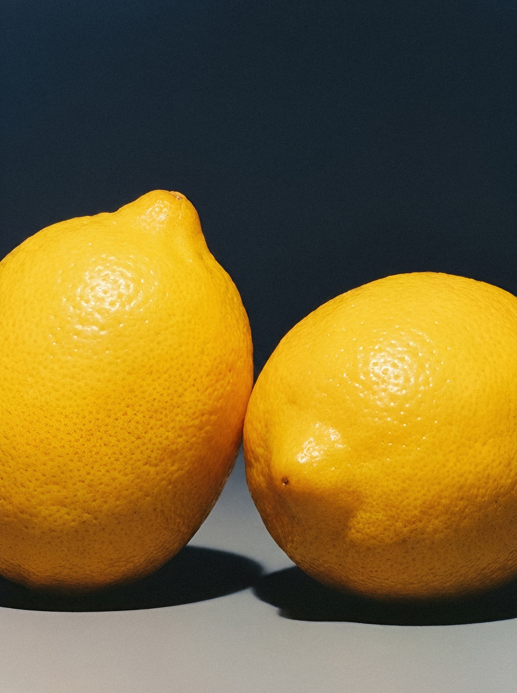 Lemons on neutral surface.
